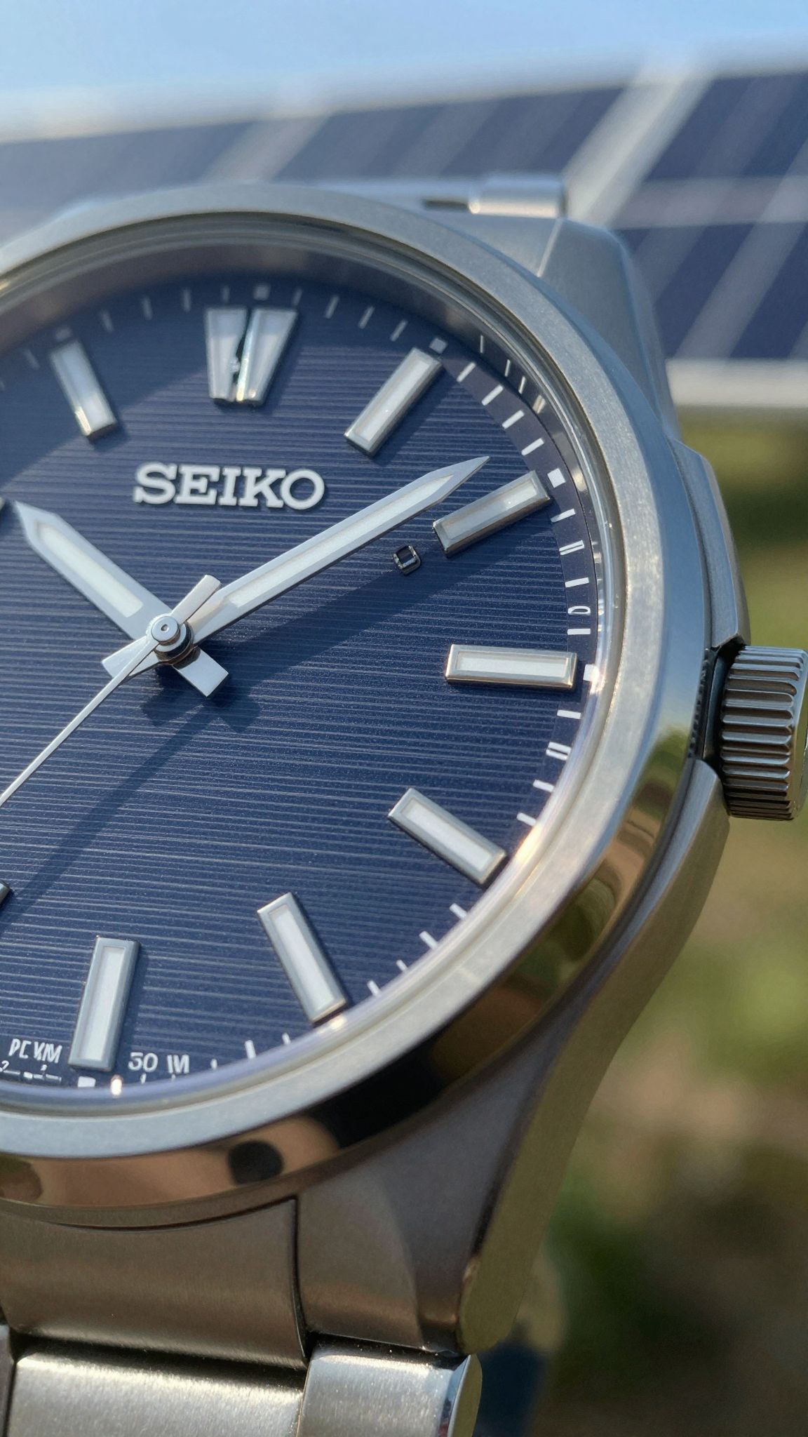 A Seiko napelemes órák automatikusan töltődnek akár gyenge fényben is.