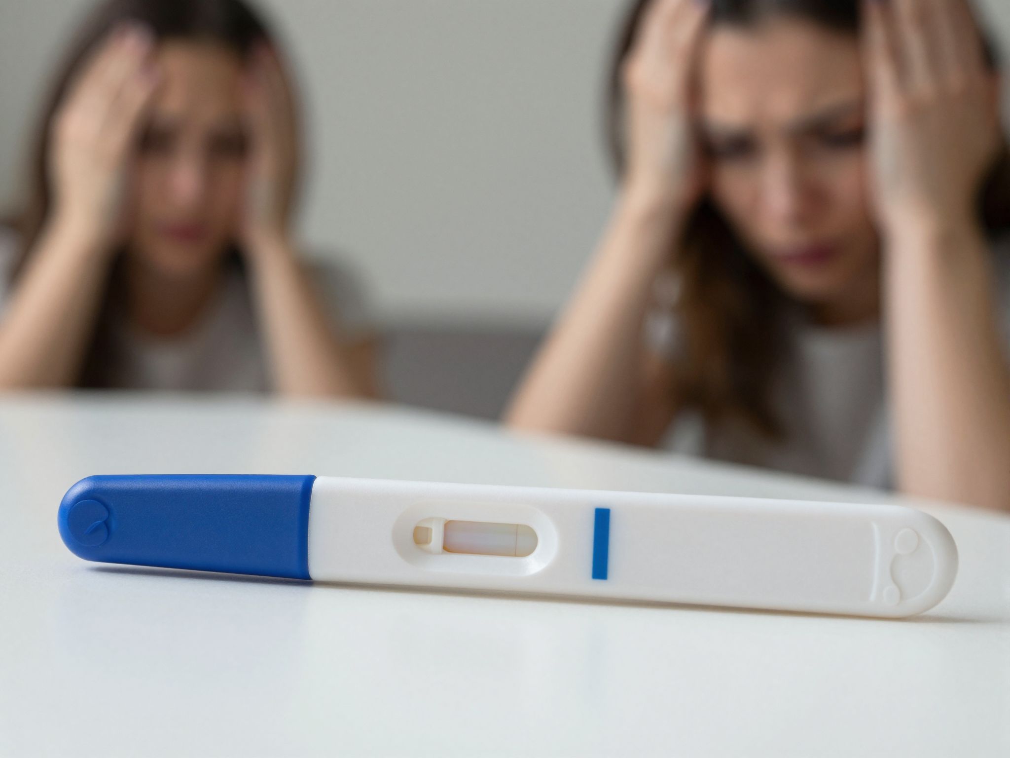 A hibás használat gyakori téves terhességi teszt eredmények oka.