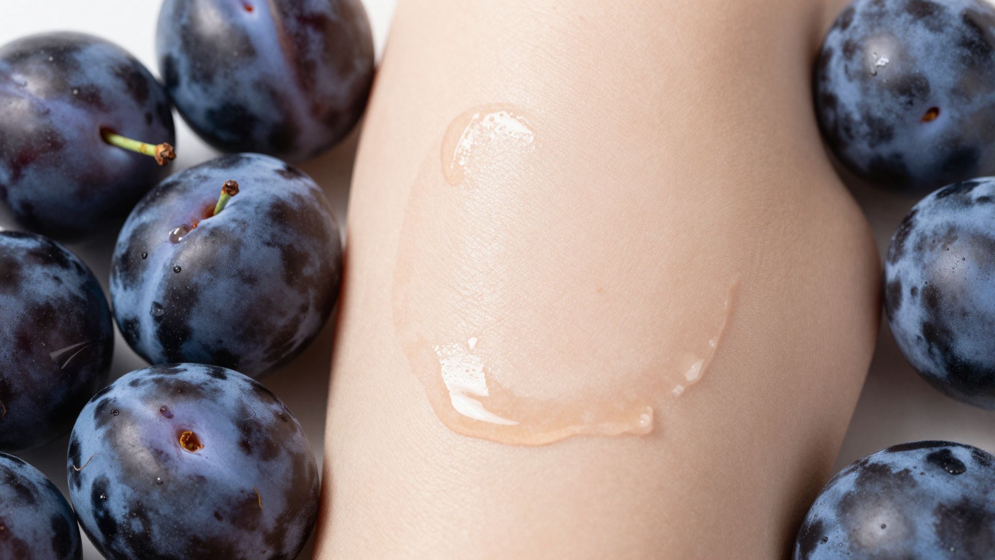 A szilva antioxidánsai hatékonyan erősítik a bőr barrierét.