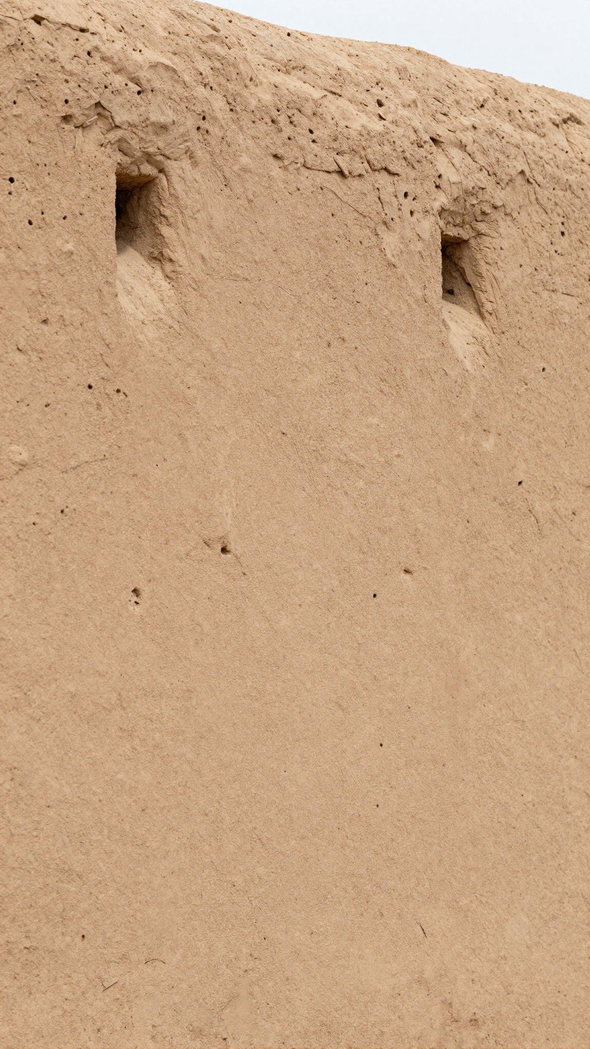 A vályog falak természetes légáteresztő képessége biztosítja a szellőzést.