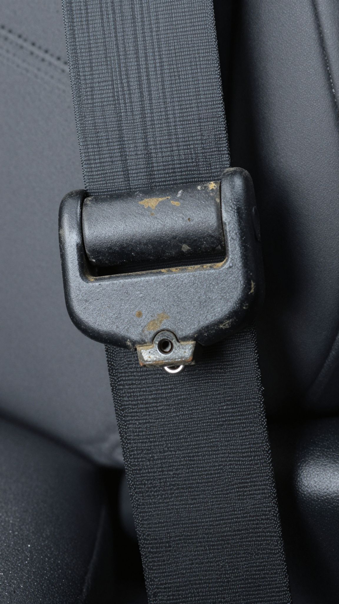 Az övfeszítő patron hibái főként túlzott hőhatásból erednek.