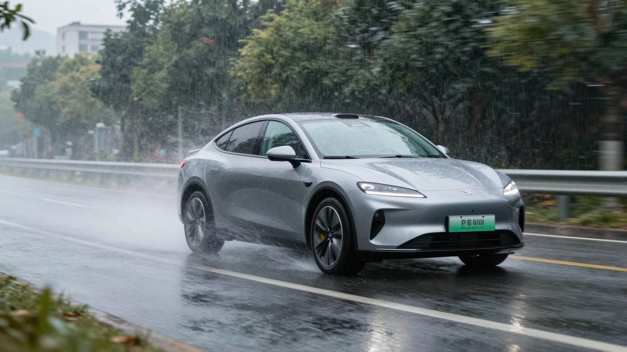 Az ESC jelentősen csökkenti a csúszós úton bekövetkező baleseteket.