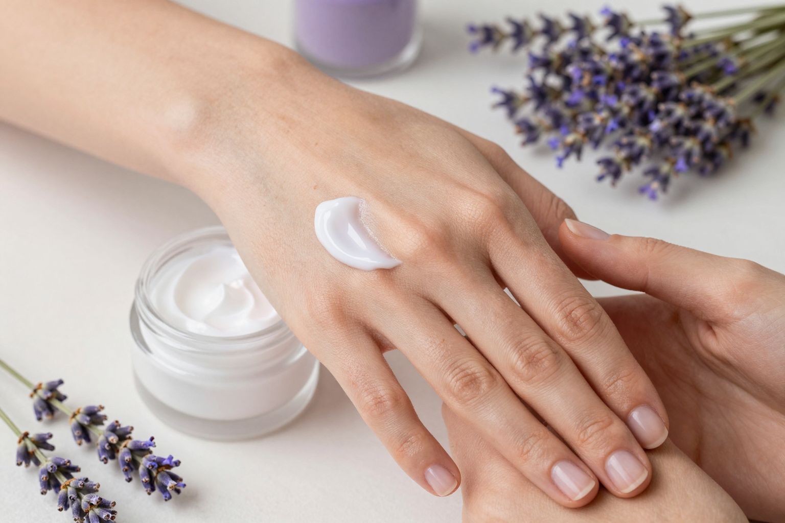 A levendula nyugtatja és regenerálja a száraz, irritált bőrt.