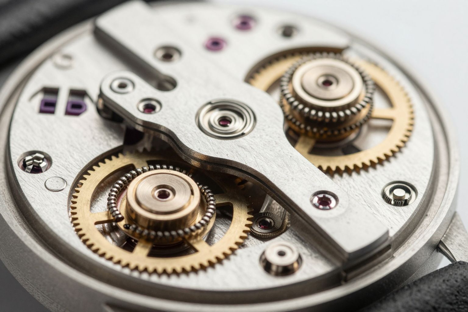 A rugó anyaga meghatározza az óra tartósságát és pontosságát.