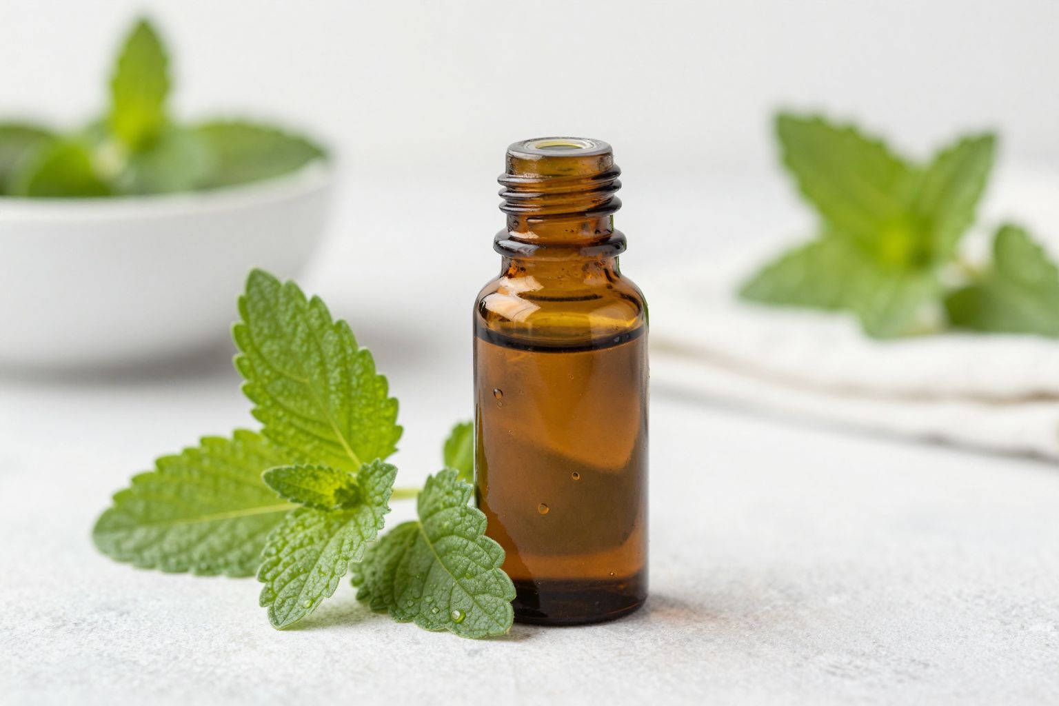 A citromfű illóolaja csökkenti a szorongást és pánikrohamokat.